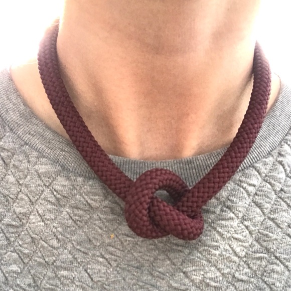 Burgundy rope necklace - multiple ways to wear it - Picture 8 of 10